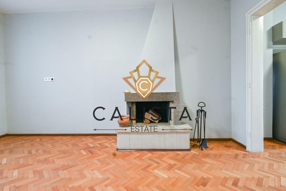 Дава се под наем Двустаен апартамент в София, Център - 70 кв.м за 756.84 € - Снимка #2