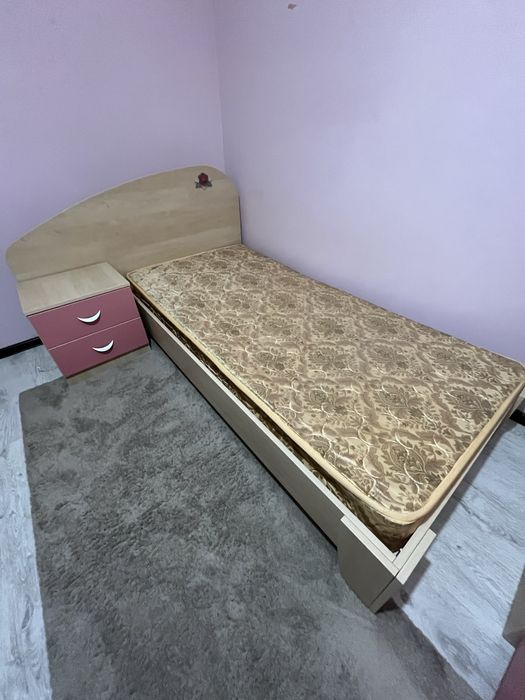 Кровать и шкаф для девочек