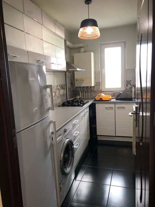 Închiriez apartament 2 camere Cetate
