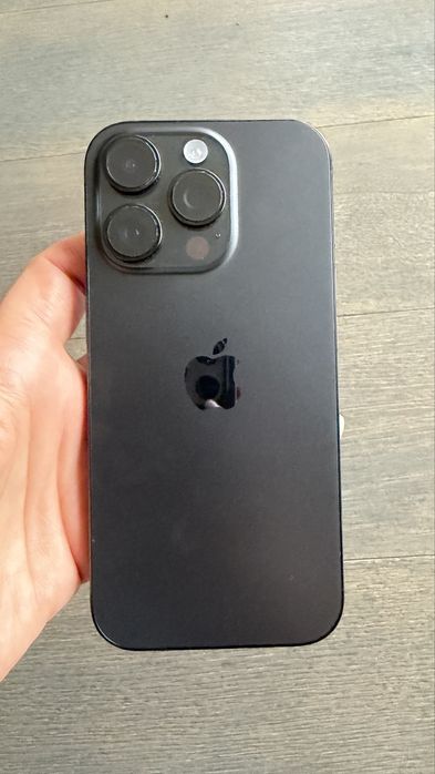Iphone 16 pro black titanium