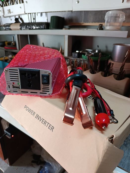 Инвертор преобразователь 12v/220v