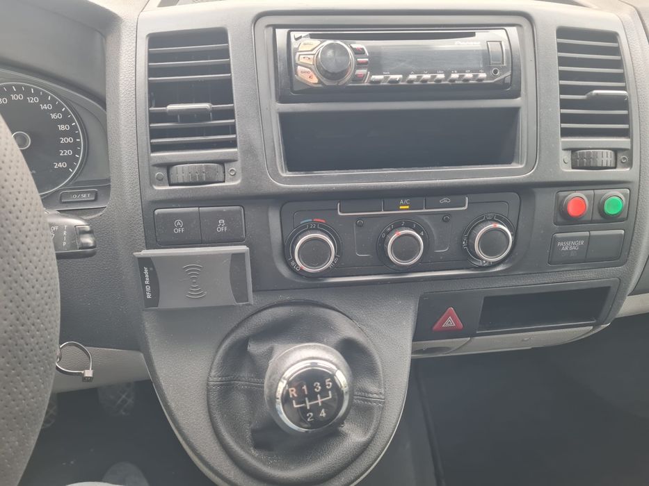 VW Transporter T5 2.0 TDI Lung - Duble Spate An 2015