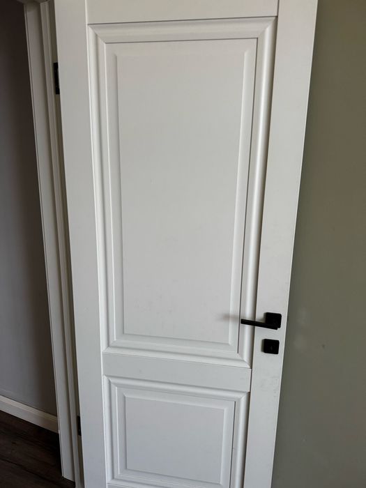 Двери межкомнатные б/у