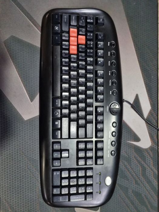 Naushnik V10 madel,  Kovrek 90,40sm,  X7 Klavetura, Mishka.