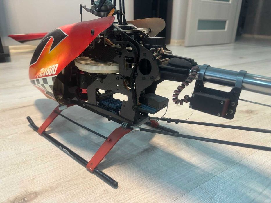 Радиоуправляем хеликоптер- нов