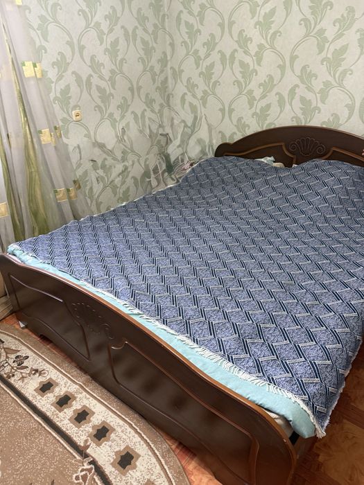 Продается спальный гарнитур