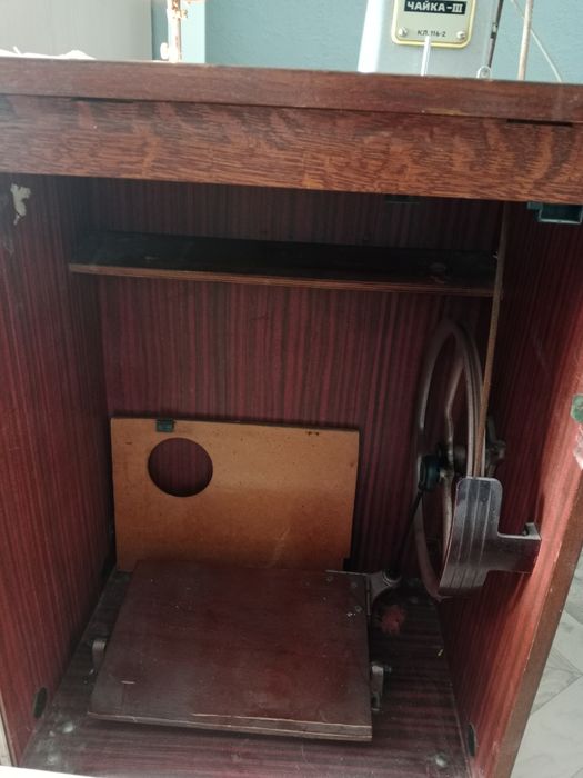 Продам машинку швейную