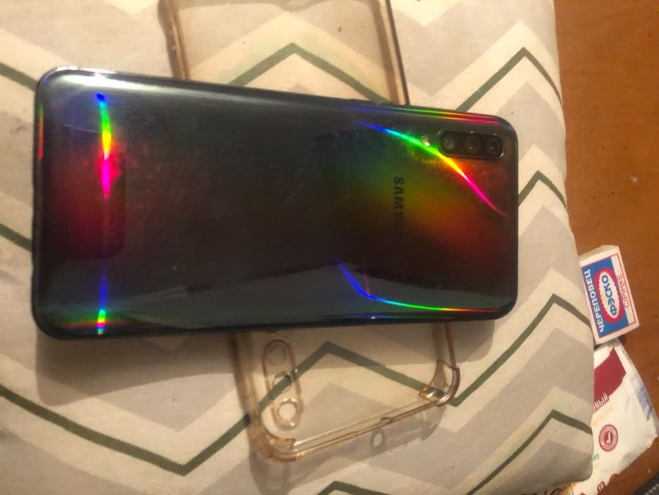 Samsung A50 в хорошем состоянии