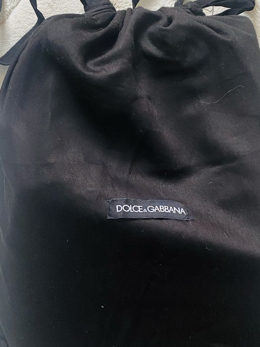 Dolce Gabbana numarul 42,5