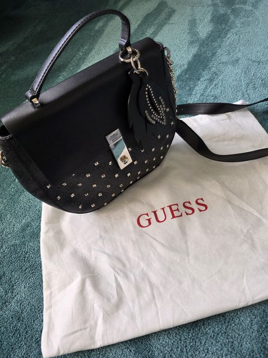 Чанта Guess в отлично състояние