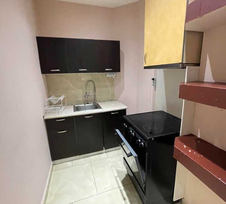 Дава се под наем Тристаен апартамент в Бургас, Възраждане - 80 кв.м за 300 € - Снимка #3