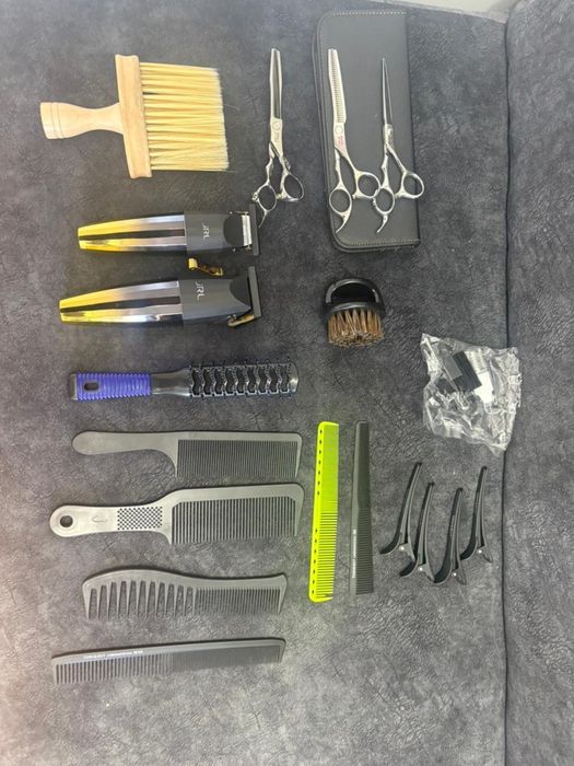 Прдается набор для парикмахера