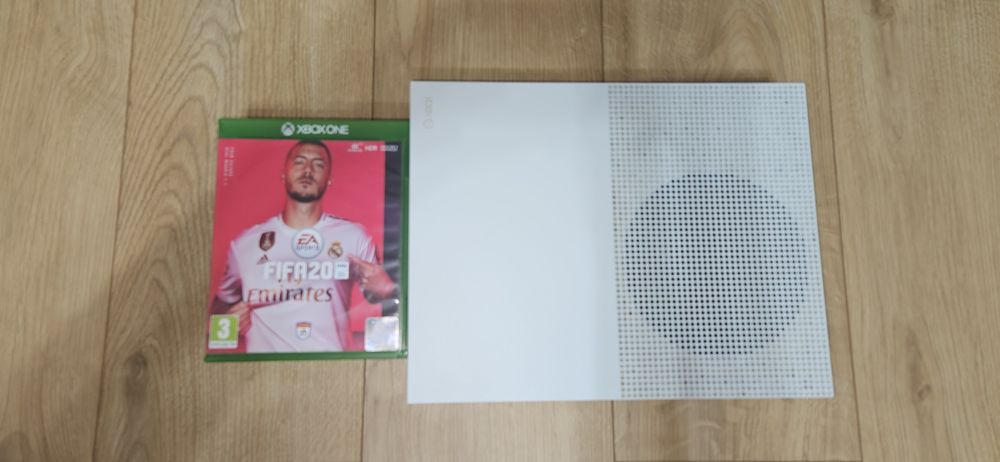 Consolă Xbox One S 1TB + 5 Jocuri (Sonic, SpongeBob, Rayman) - Fără controller