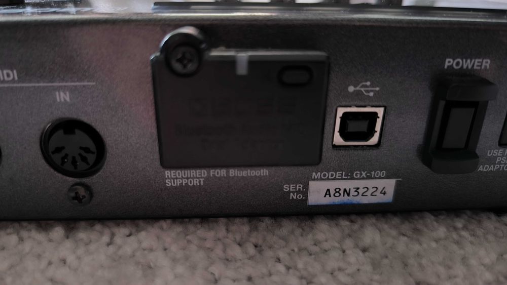 Procesor chitară Boss GX-100 + adaptor Boss BT-Dual Bluetooth!