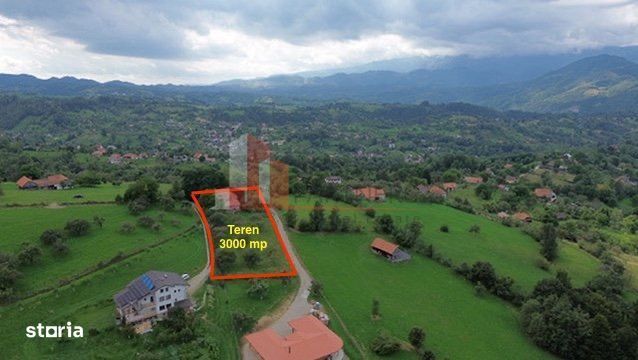 Teren intravilan 3.000 mp cu casă tradițională – Bran, sat Poarta