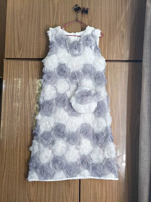 Платье нарядное, для девочки.