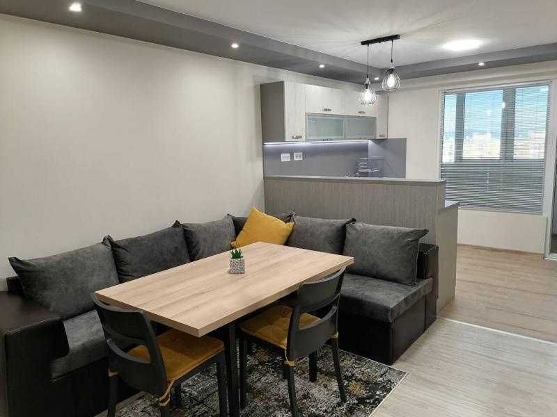 Тристаен апартамент в к-с Меден Рудник