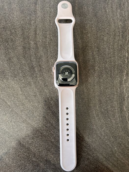 Apple watch serie5 ,gold aluminu case pjnk sand,sport , band 40 mm