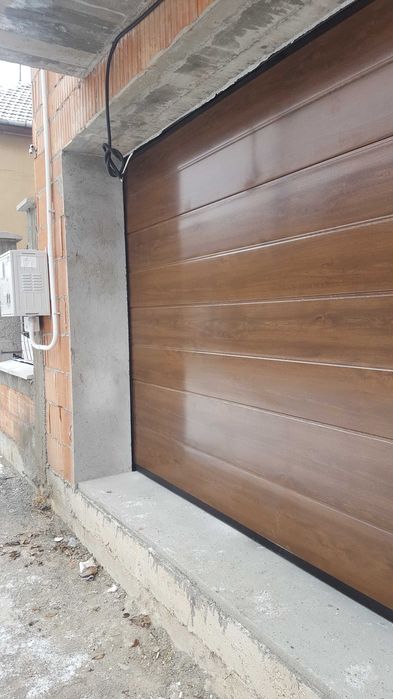 Usi garaj sectionale si tip rulou