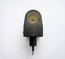 Нов адаптер 220V към 12V – тип запалка за кола