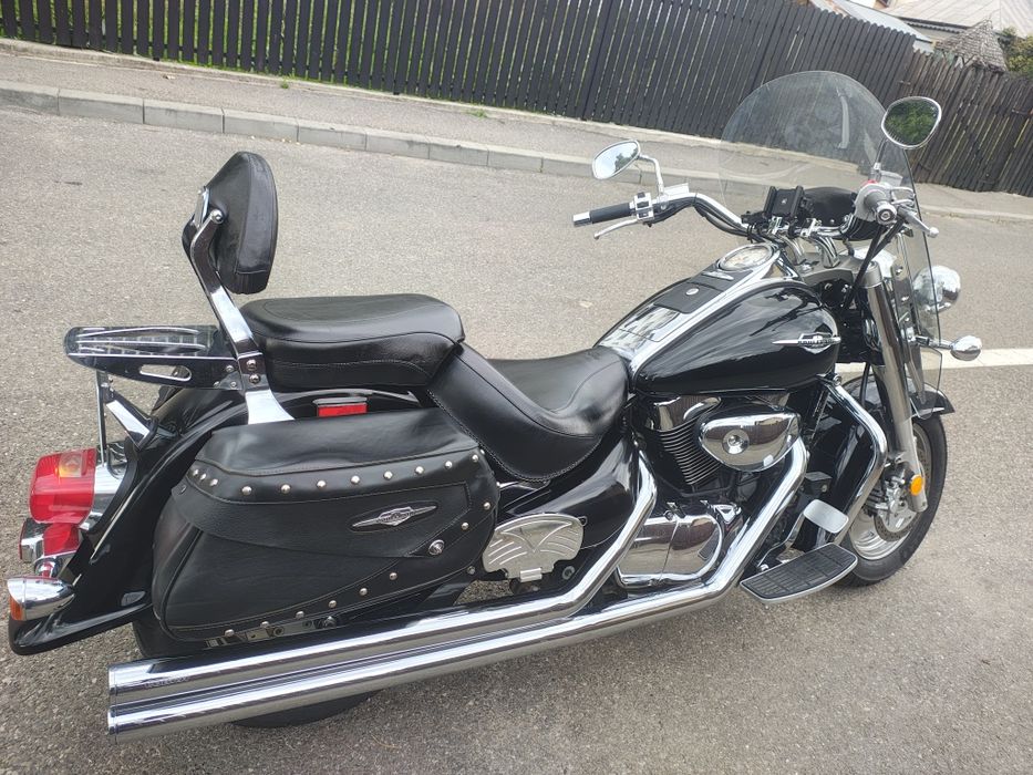Suzuki boulevard c90T