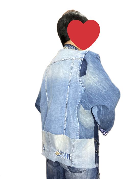 Продам джинсовую ветровку