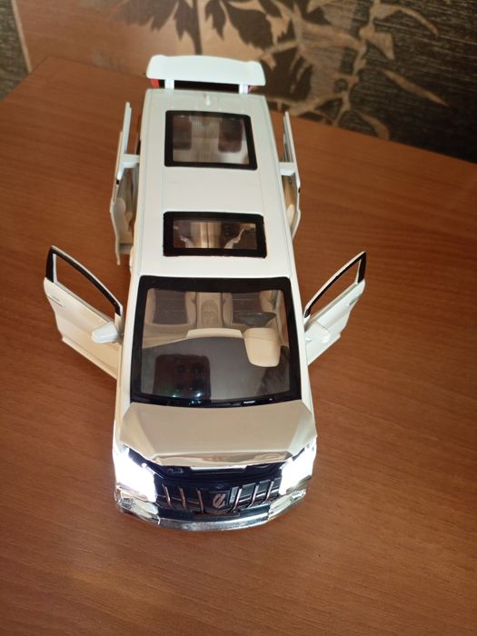 Машинка металлическая