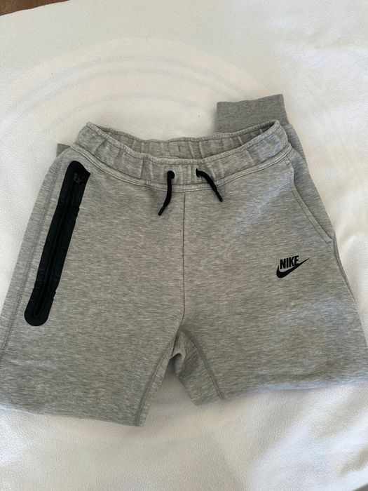 Nike tech fleece L