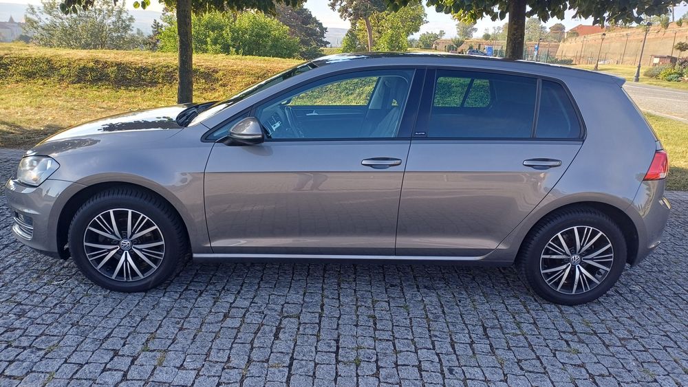 Vw Golf ALLSTAR DSG 1,2 Tsi 110Cp Euro 6 Navigație Senzori de parcare Încălzire în scaune