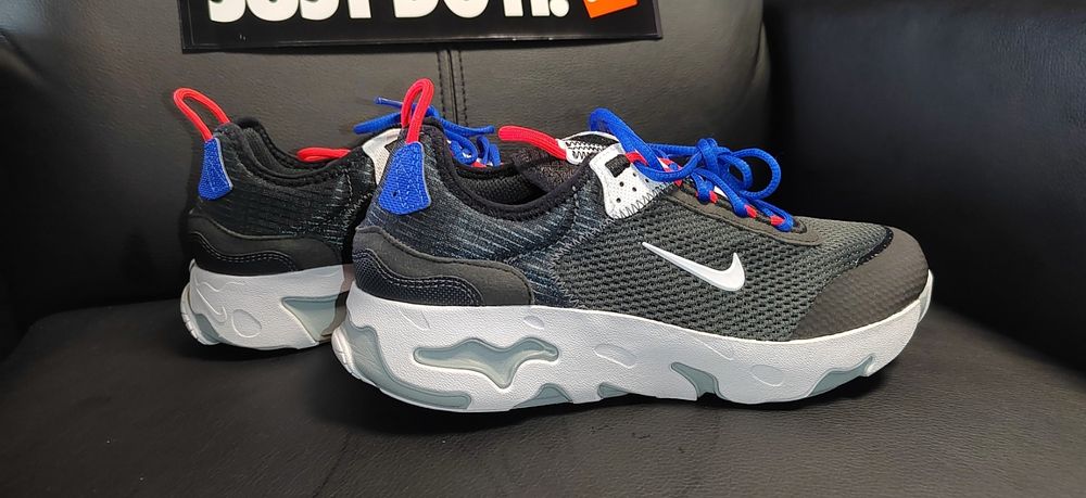Nike React Live, номер 38,5