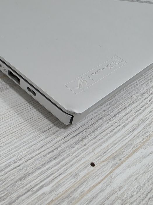 ASUS ROG Zephyrus G14 (2025)