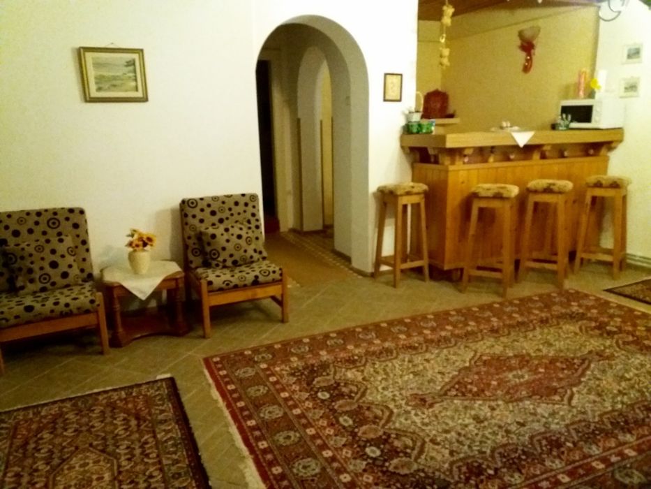 Inchiriez apartament in vila, Sinaia centru