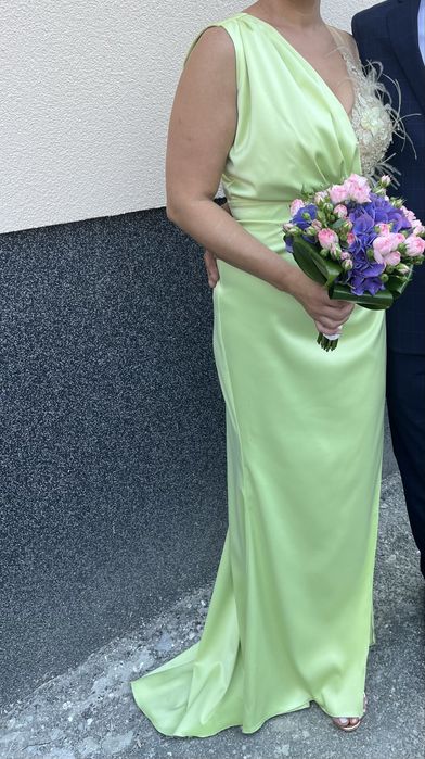 Rochie purtata doar o data in stare foarte buna marimea M