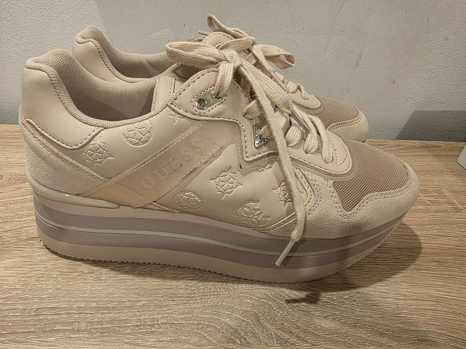 Pantofi/adidasi Guess,41