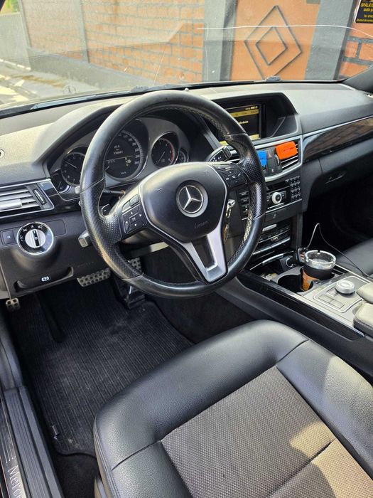 MERCEDES-BENZ E-Class 2011 — imagine 3
