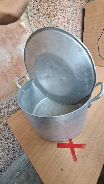 Продам кастрюлю алюминиевую