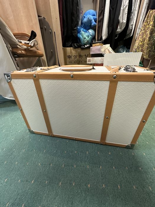 Мини чемоданчик белый