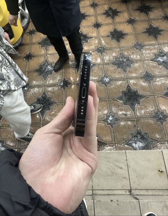 Айфон 13 про.