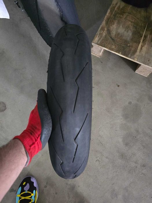 Anvelope moto de vanzare
