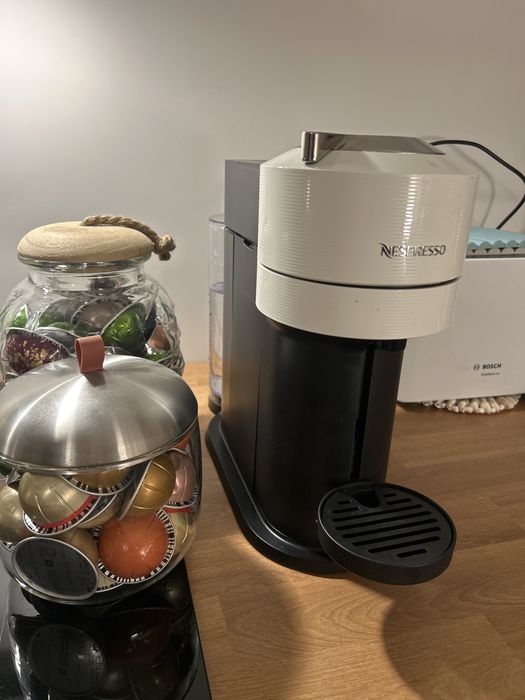 Vand aparat Nespresso Vertuo