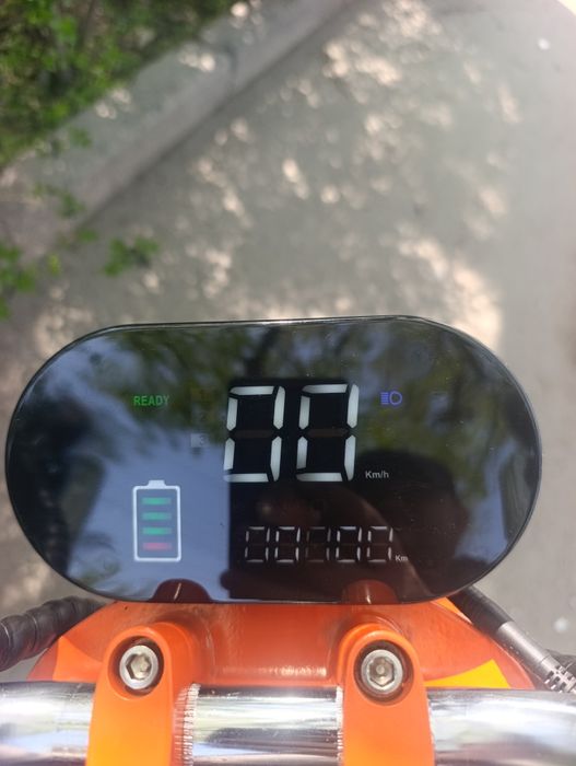 Электроскутер новый продам