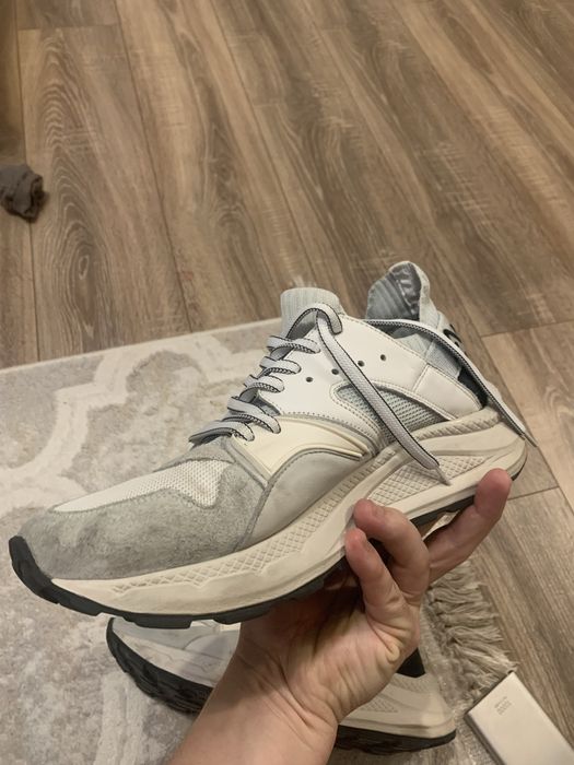 Кроссовки итальянские