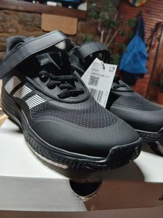 Маратонки адидас