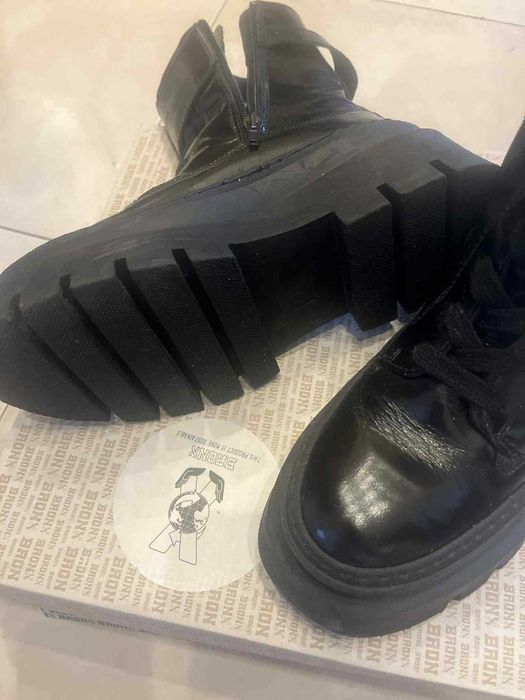 Черни кожени  стилни ботуши