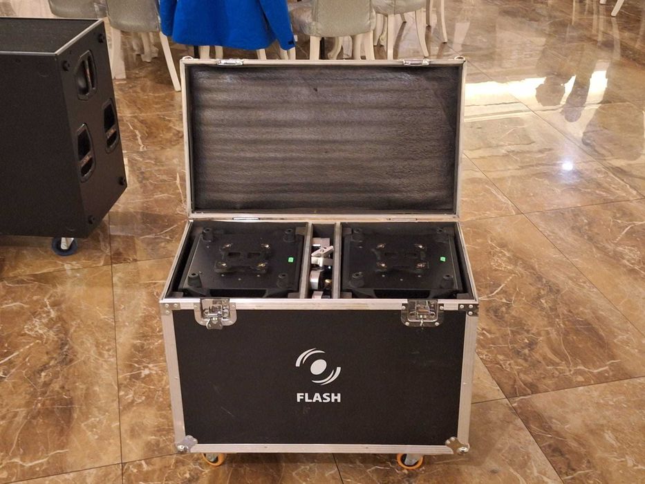 Sistem complet lumini scenă – 6× Beam Flash 7R + truss + DMX + laptop