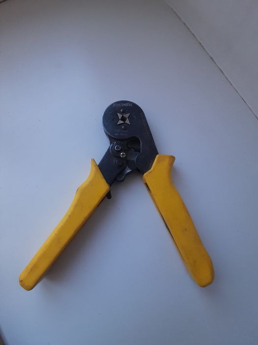 Зажимы соединители,клеммы и другое.