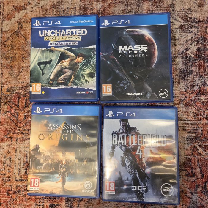 Vând  PS 4 Slim 500GB
