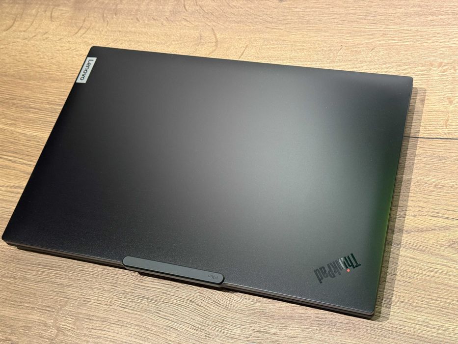 Laptop Lenovo ThinkPad P16s 4K UHD+ OLED AMD Ryzen 7 PRO 64GB Ram 1TB