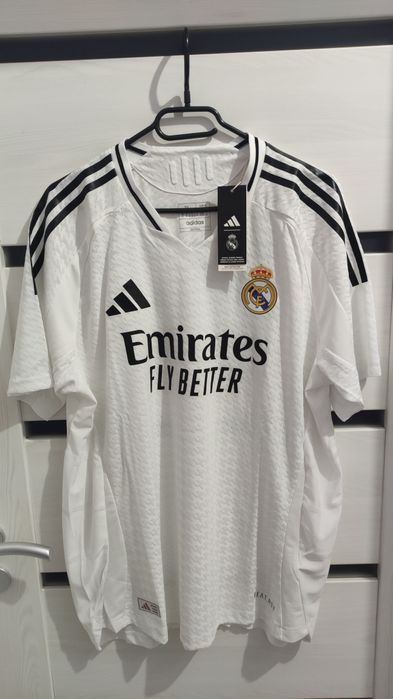 НОВА Оригинална фланелка на Реал Мадрид XL size Adidas Real Madrid