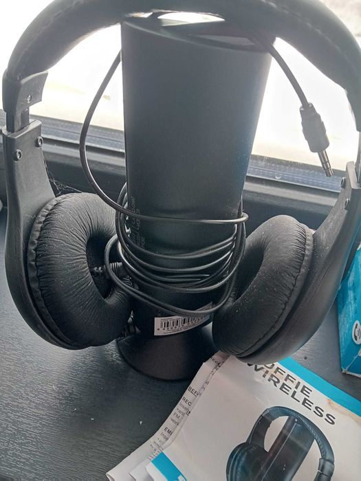 Casti 5 in 1. WiFi, radio, sunet tv, baby monitor. Pret 80 lei fix